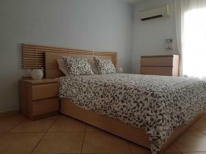 Ocean Lanzamar One-Bedroom Apartment for Holiday Let ( LZ326 )
